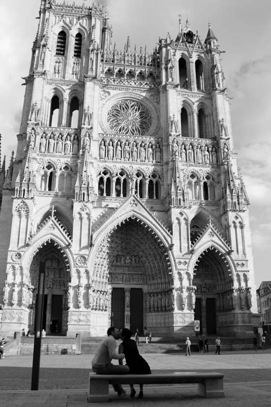 Séance d'engagement sur les lieux du premier baiser cathédrale