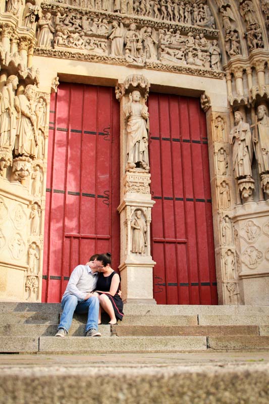 Séance d'engagement sur les lieux du premier baiser marches