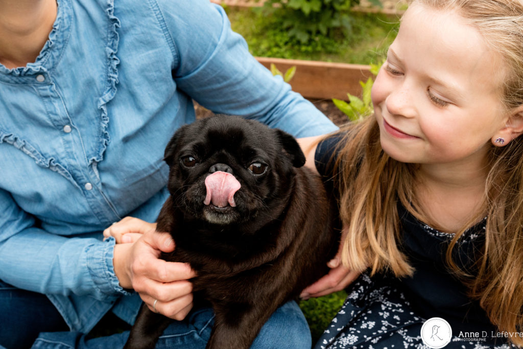 chien et fillette