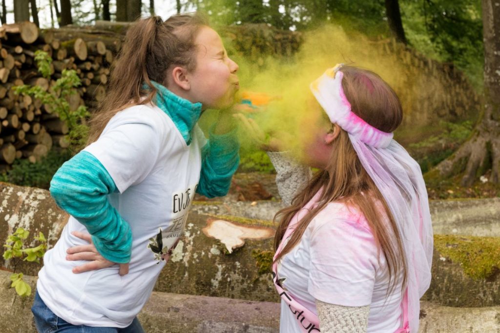 Enterrement de vie de jeune fille en couleurs duel