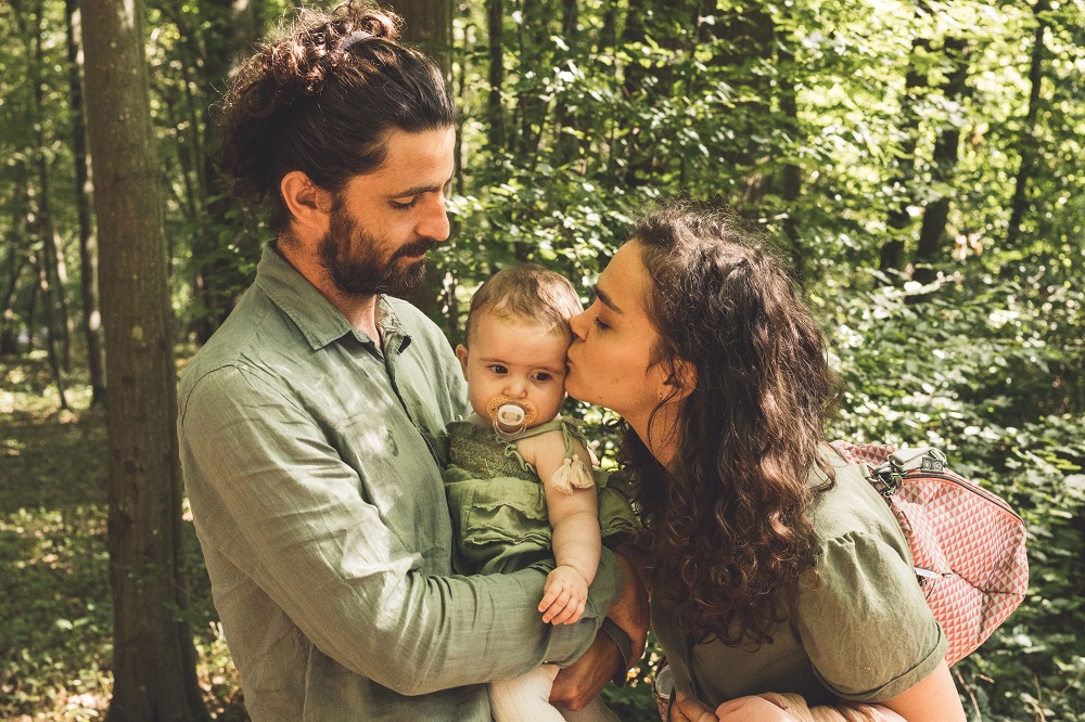 bisou en forêt